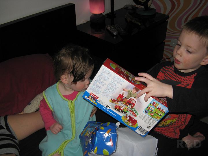 I&Y 28 februari 2010 (2) Yente 1 jaar.JPG